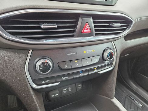 Used 2019 Hyundai Santa Fe SE image 21