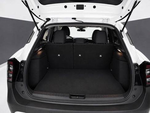 Certified 2025 Nissan Kicks SV AWD/4WD image 29