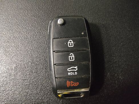 Used 2019 Kia Optima LX FWD image 32