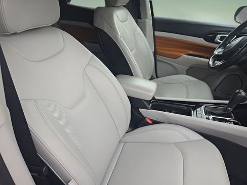 Used 2022 Jeep Compass Limited image 28