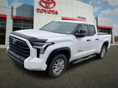 Used 2022 Toyota Tundra SR5 w/ SR5 Convenience Package image 5