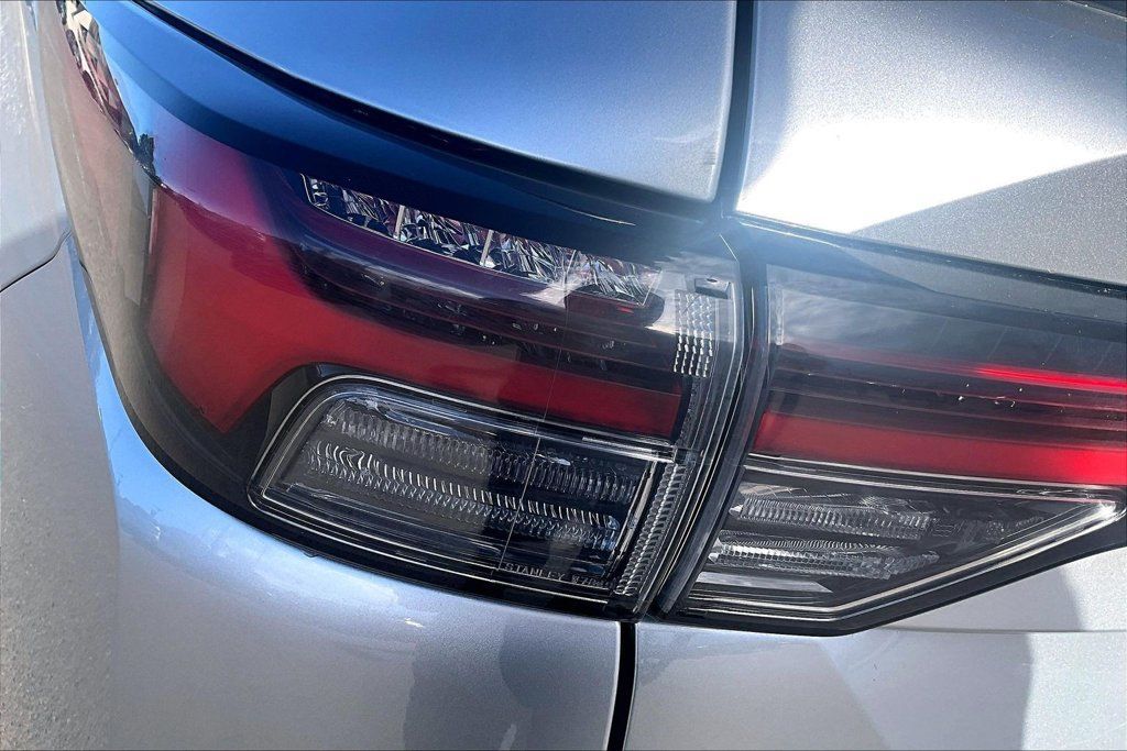 Used 2025 Mitsubishi Outlander SE AWD/4WD image 30