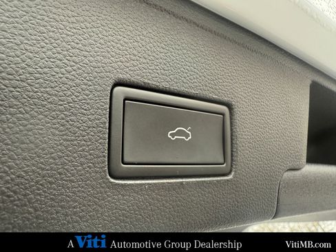 Used 2023 Volkswagen Atlas Cross Sport SE w/ Panoramic Sunroof Package image 25