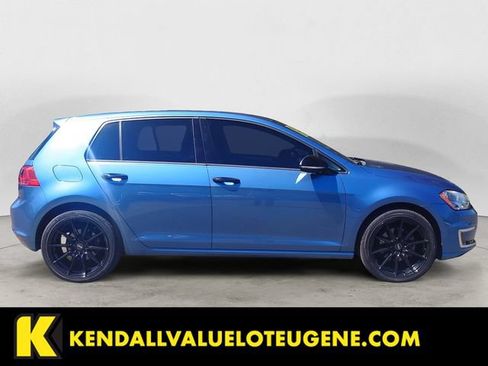 Used 2016 Volkswagen e-Golf SE w/ DC Fast Charging Package FWD image 6
