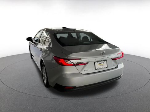 Used 2025 Toyota Camry LE image 10