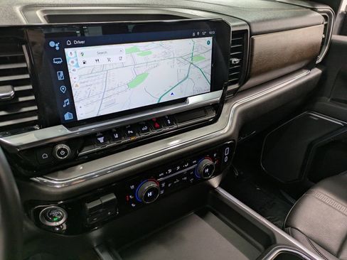 Used 2024 Chevrolet Silverado 3500 High Country w/ High Country Premium Package image 11