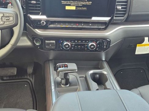 New 2026 GMC Sierra 1500 SLT image 15