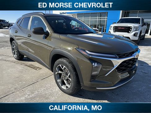 Used 2024 Chevrolet Trax LT w/ LT Convenience Package image 1