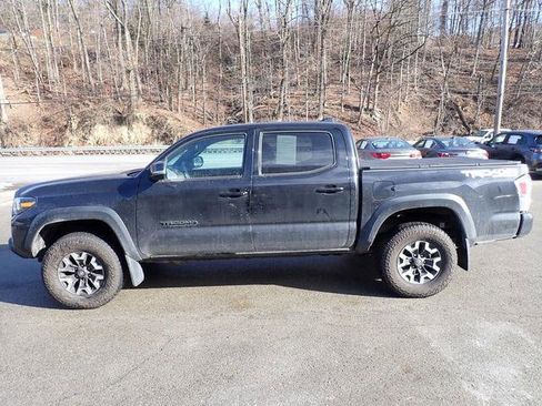 Certified 2022 Toyota Tacoma TRD Off-Road image 6