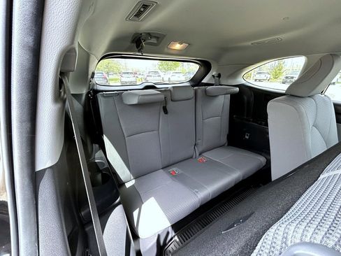 Used 2023 Toyota Highlander LE image 18