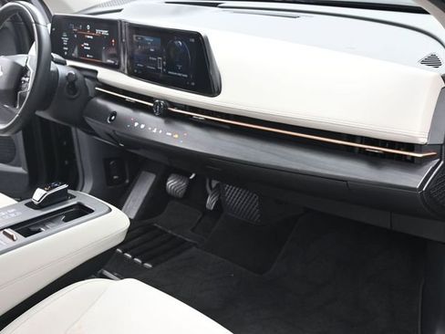 Used 2023 Nissan Ariya FWD image 28