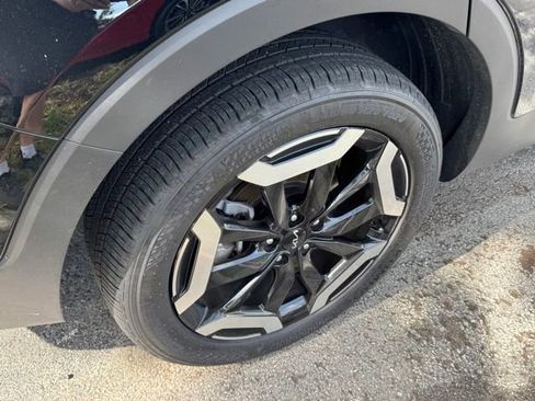Certified 2025 Kia Telluride S FWD image 2