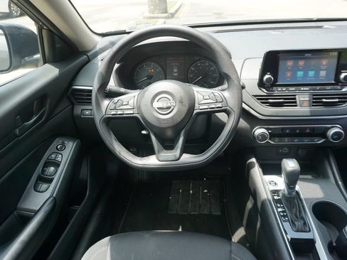 Used 2024 Nissan Altima 2.5 S FWD image 6