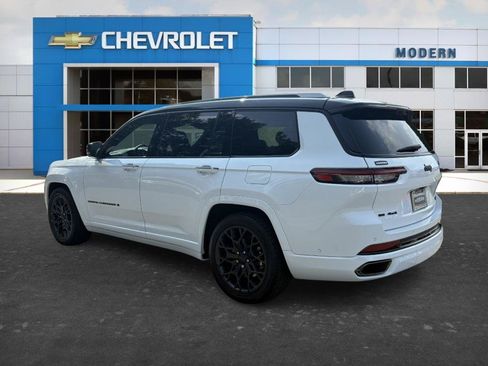 Used 2023 Jeep Grand Cherokee L Summit w/ High Altitude Package AWD/4WD image 3