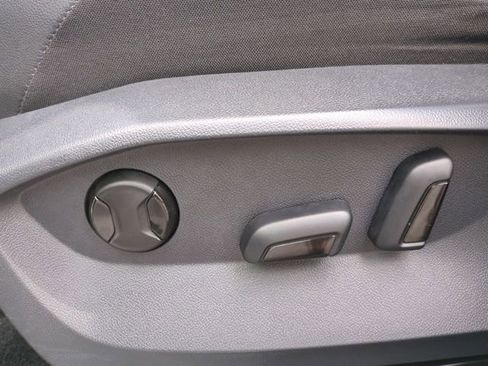 Used 2023 Volkswagen Tiguan SE R-Line FWD image 19