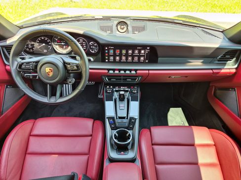 Certified 2024 Porsche 911 Targa 4 GTS AWD/4WD image 18