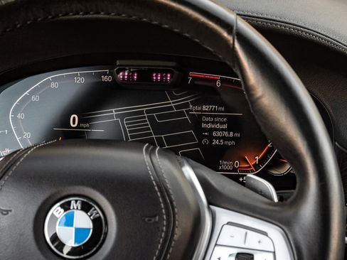 Used 2021 BMW 750i xDrive image 18