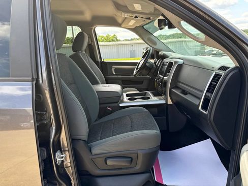 Used 2017 RAM 2500 Big Horn w/ Sport Appearance Group AWD/4WD image 39