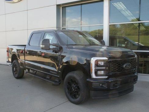 New 2026 Ford F250 4x4 Crew Cab Super Duty image 2