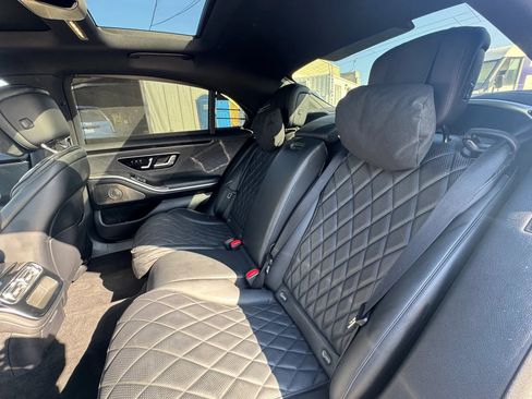 Used 2022 Mercedes-Benz S 580 4MATIC Sedan w/ AMG Line Package image 13