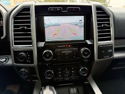 Used 2016 Ford F150 Lariat image 32