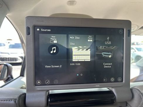 Used 2017 Chrysler Pacifica Touring-L Plus FWD image 27