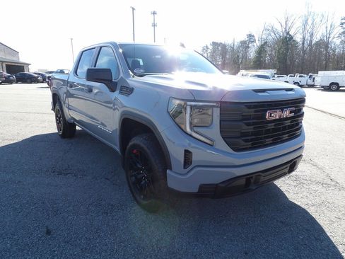 Used 2025 GMC Sierra 1500 Pro w/ Graphite Edition image 11