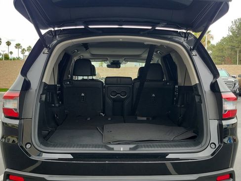 Certified 2025 Honda Pilot Touring image 9