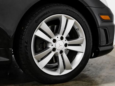 Used 2011 Mercedes-Benz SLK 300 image 42