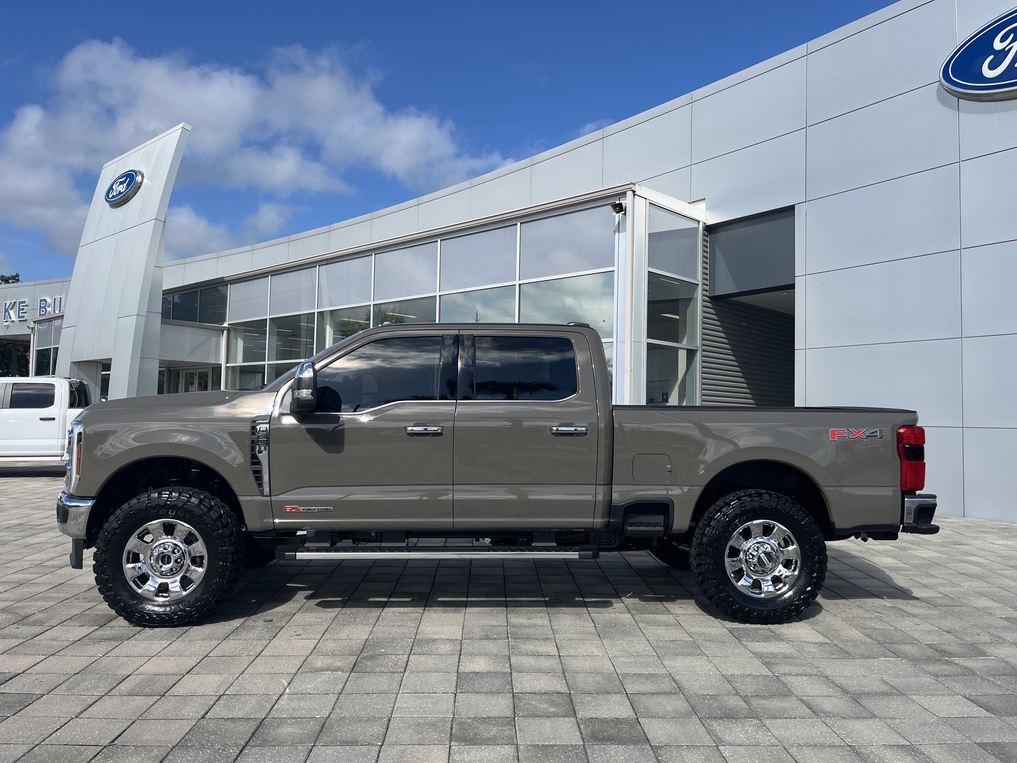 New 2026 Ford F350 Lariat w/ Chrome Package AWD/4WD image 3