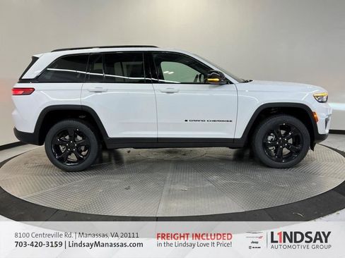 New 2025 Jeep Grand Cherokee Limited w/ Black Appearance Package image 3