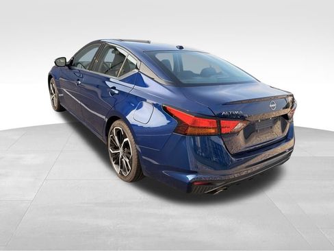 Used 2024 Nissan Altima 2.5 SR FWD image 5