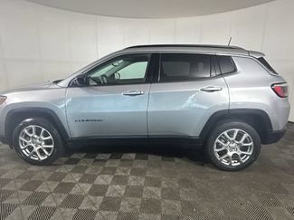 Used 2022 Jeep Compass Latitude AWD/4WD video 5