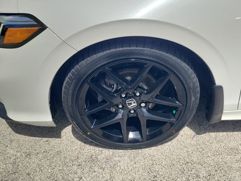 Certified 2025 Honda Civic Sport image 9