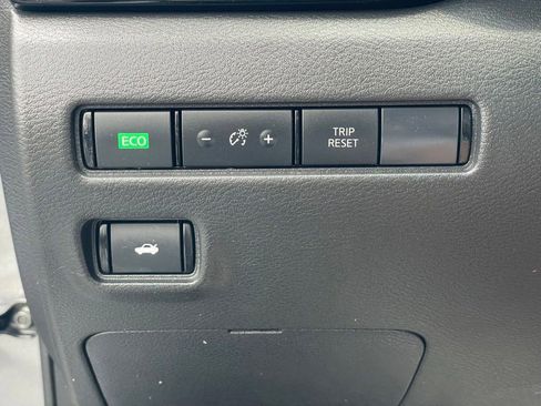 Certified 2023 Nissan Sentra SV FWD image 15