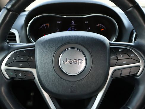 Used 2022 Jeep Grand Cherokee Limited image 13