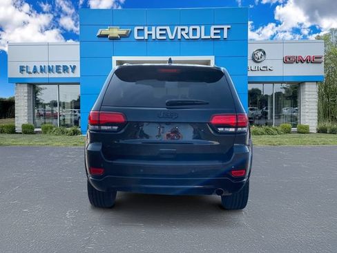 Used 2018 Jeep Grand Cherokee Altitude AWD/4WD image 4