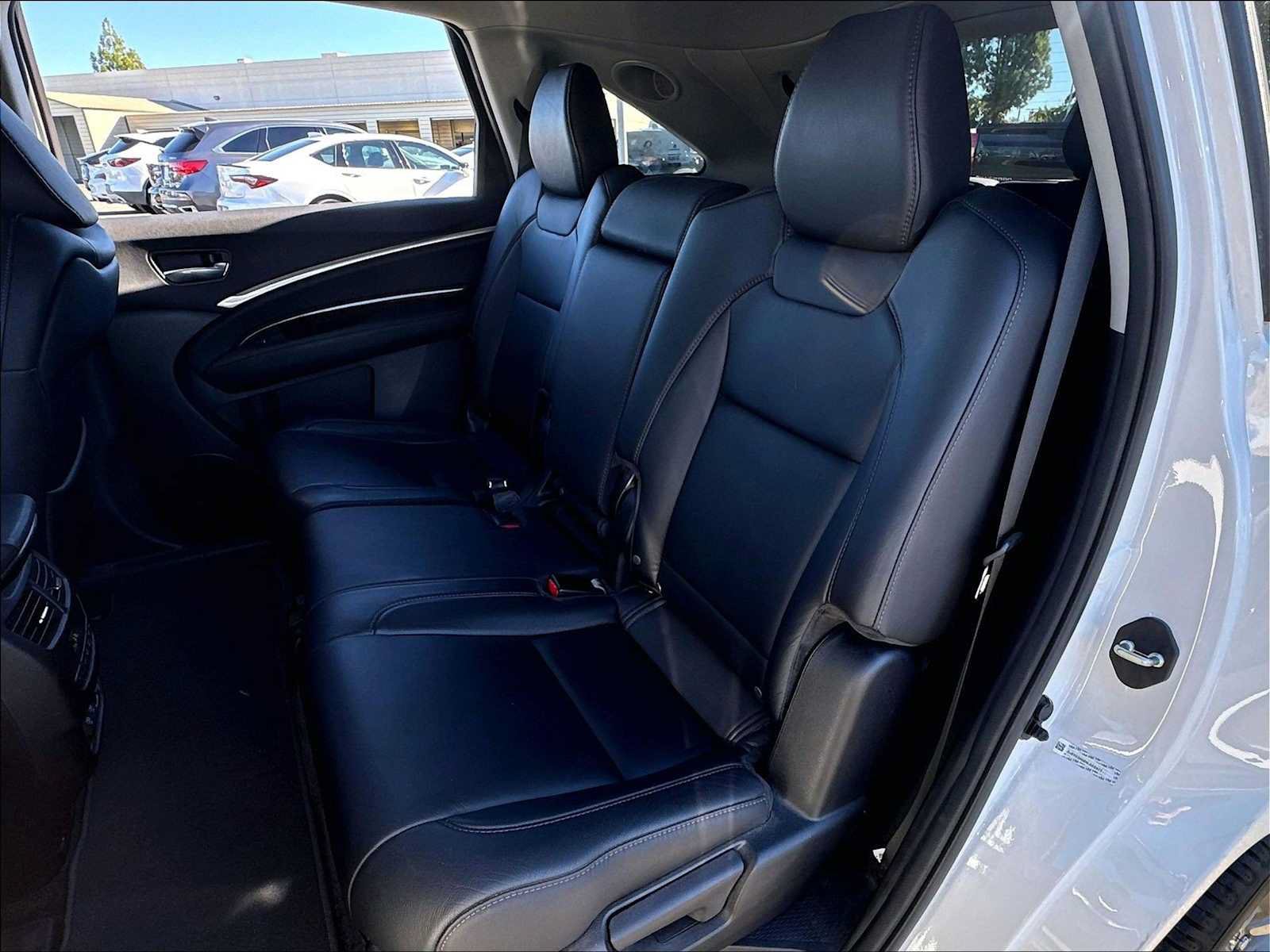 Used 2017 Acura MDX w/ Technology Package FWD image 29