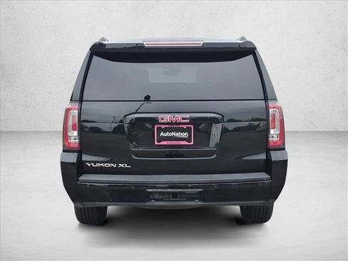 Used 2018 GMC Yukon XL SLT AWD/4WD image 7