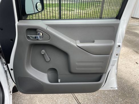 Used 2018 Nissan Frontier S image 17