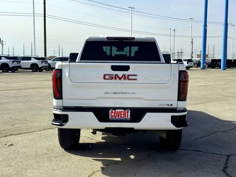 Used 2024 GMC Sierra 2500 AT4 w/ AT4 Premium Plus Package image 8