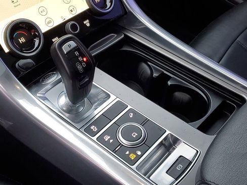 Used 2018 Land Rover Range Rover Sport SE image 21