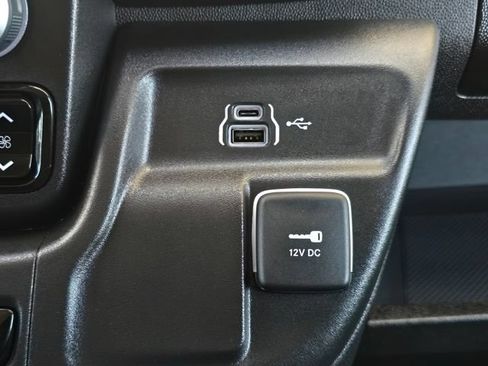 Used 2025 RAM ProMaster 2500 w/ Safety Group FWD image 16