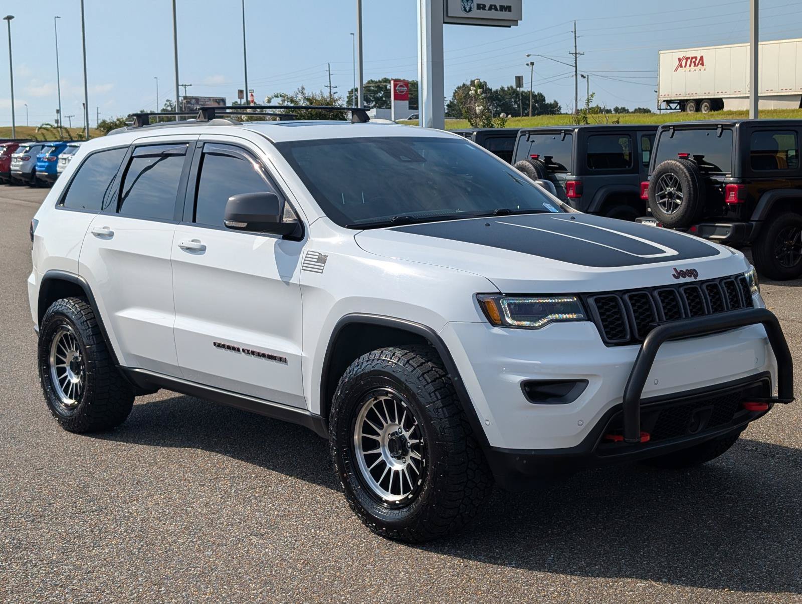 Used 2021 Jeep Grand Cherokee Trailhawk w/ Trailhawk Luxury Group AWD/4WD image 5