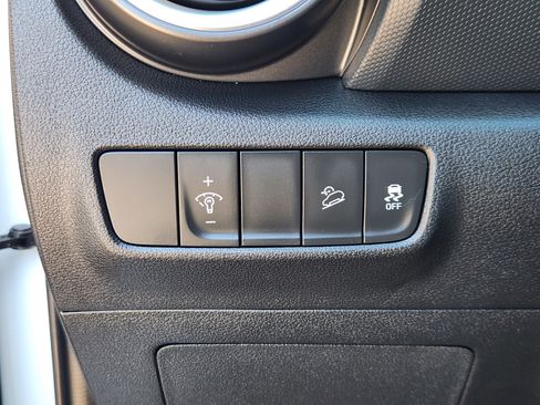 Certified 2023 Hyundai Kona SE image 24