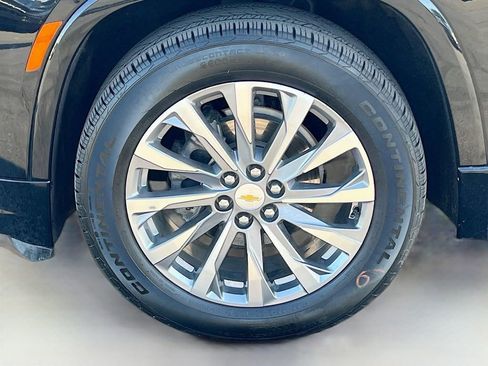 Used 2023 Chevrolet Traverse Premier image 33