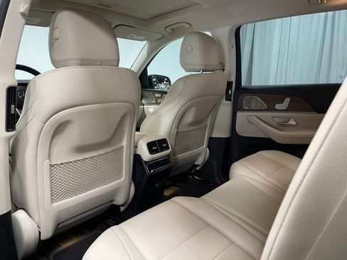 Used 2022 Mercedes-Benz GLS 450 4MATIC image 26