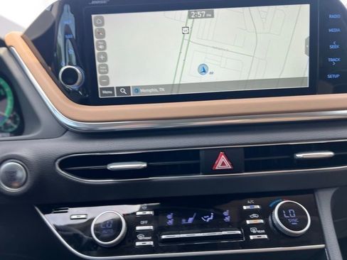 Certified 2022 Hyundai Sonata Limited FWD image 28