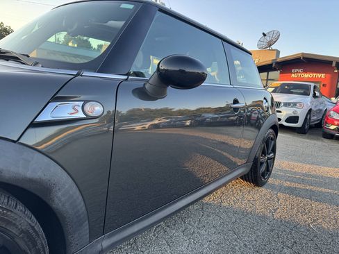 Used 2013 MINI Cooper S FWD image 9
