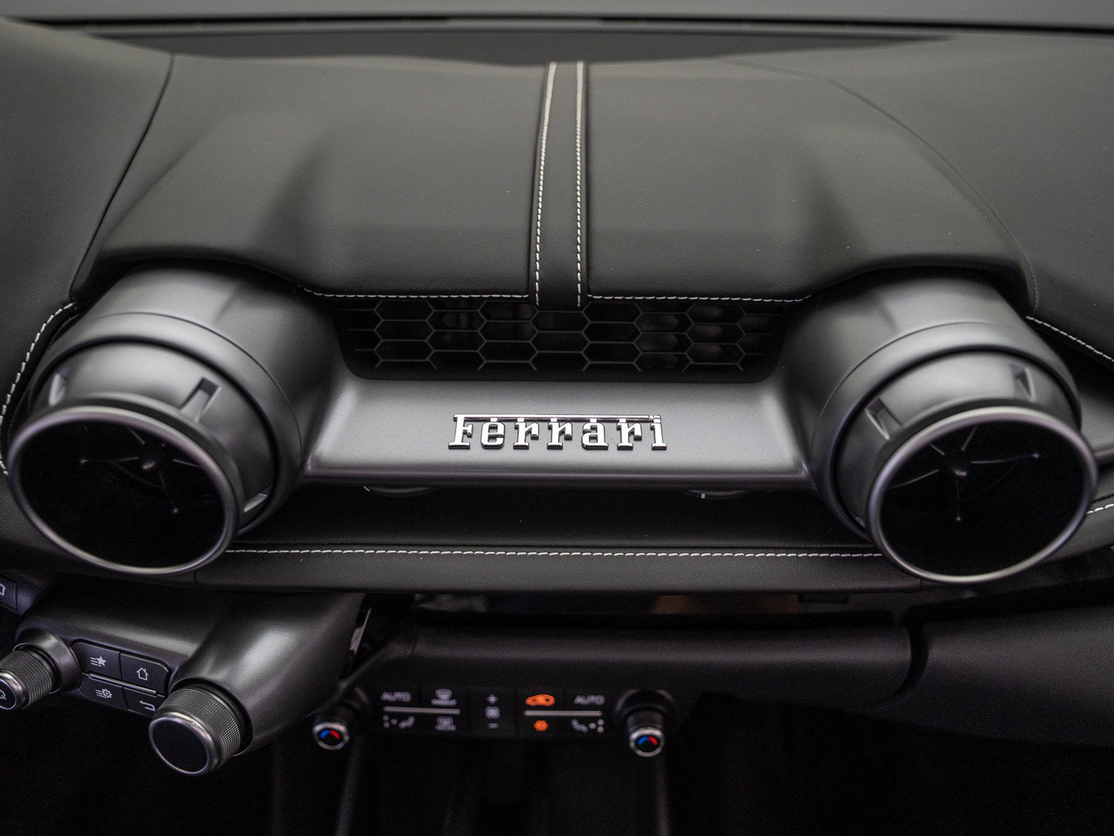 Used 2022 Ferrari 812 GTS RWD image 27